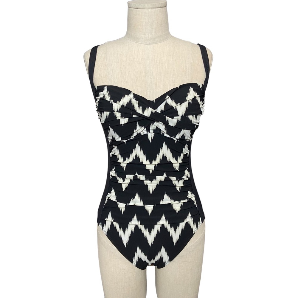 La Blanca Swim Black White Slimming One Piece Modest Bathing Suit 10